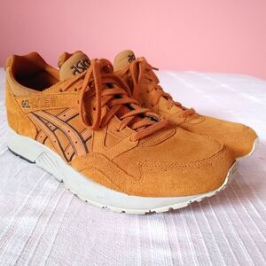 Asics Men’s Gel-Lyte V Suede Sneakers in Honey Ginger